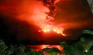 erupsi-eksplosif-yang-terjadi-pukul-0038-wita-pada-gunung-ruang-di-kabupaten-sitaro-sulawesi-utara-rabu-1742024-antaraho-pvmbg_169